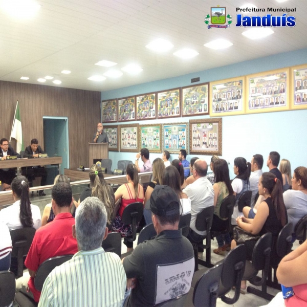 PREFEITO JOSÉ BEZERRA FAZ LEITURA DA MENSAGEM ANUAL NA CÂMARA 