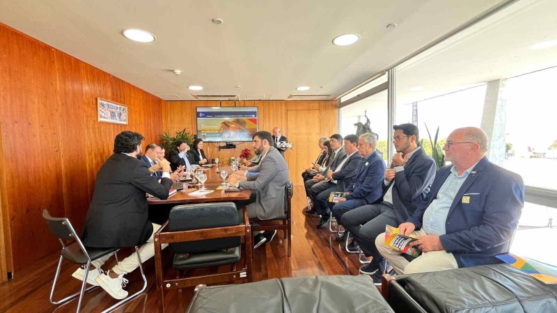 PREFEITO E VICE-PREFEITO DE JANDUÍS PARTICIPAM DA XXVII MARCHA A BRASÍLIA EM DEFESA...